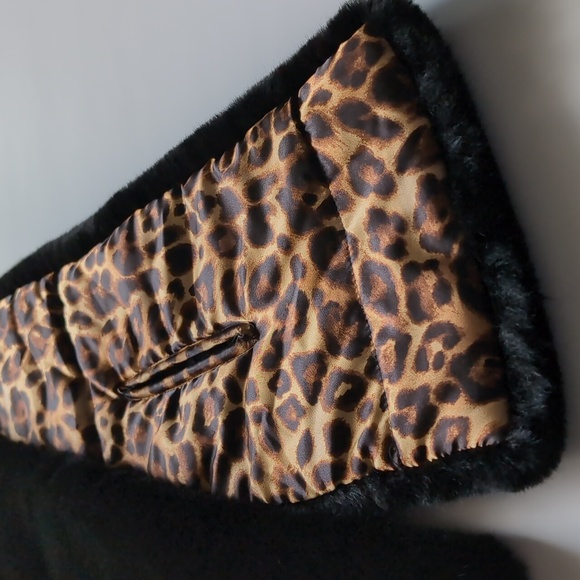 White House Black Market Faux-Fur Leopard Print Scarf Wrap Puffer Stole - Picture 3 of 10